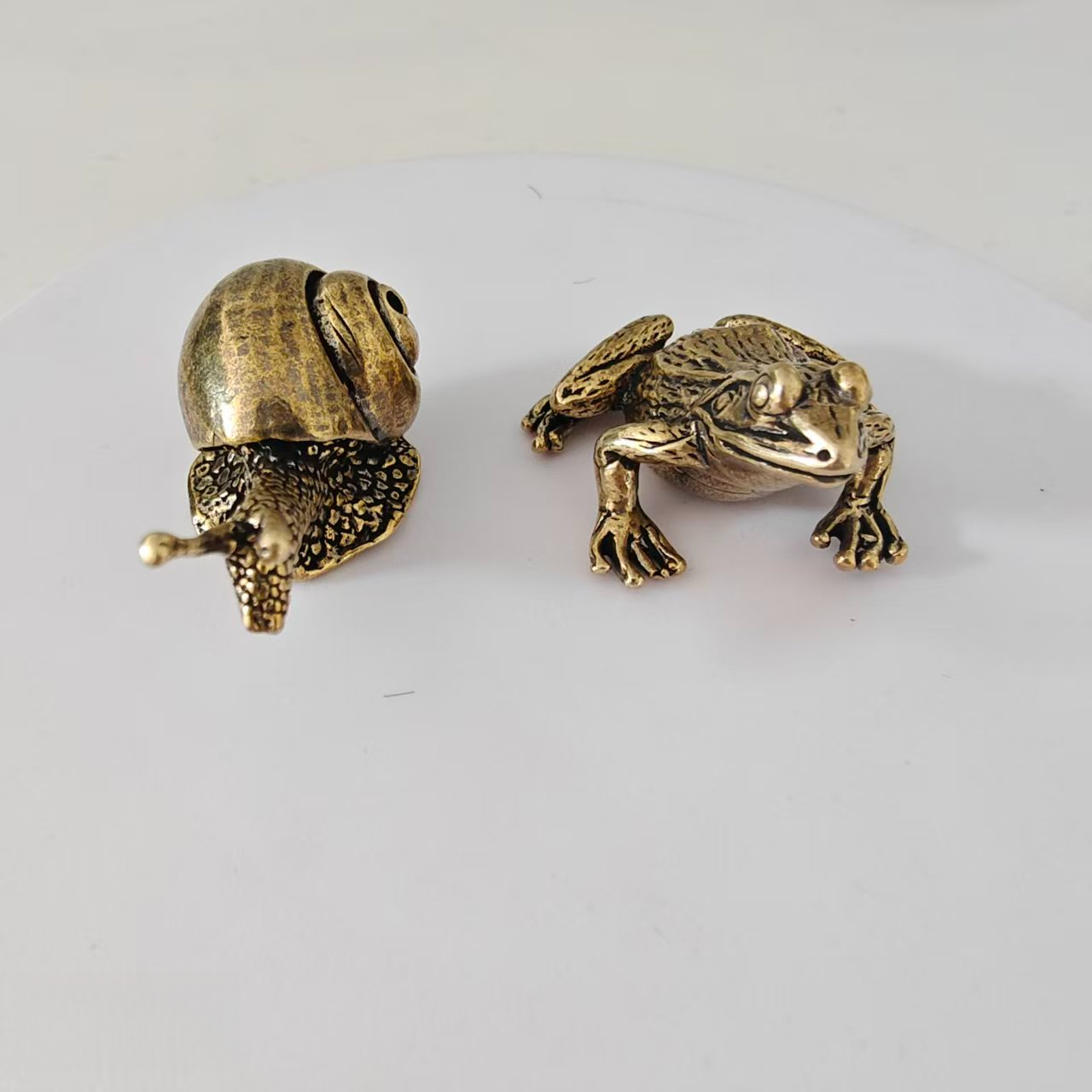 2 buah ornamen mini katak dan  - Aquarium Fish Types ulasan dan harga